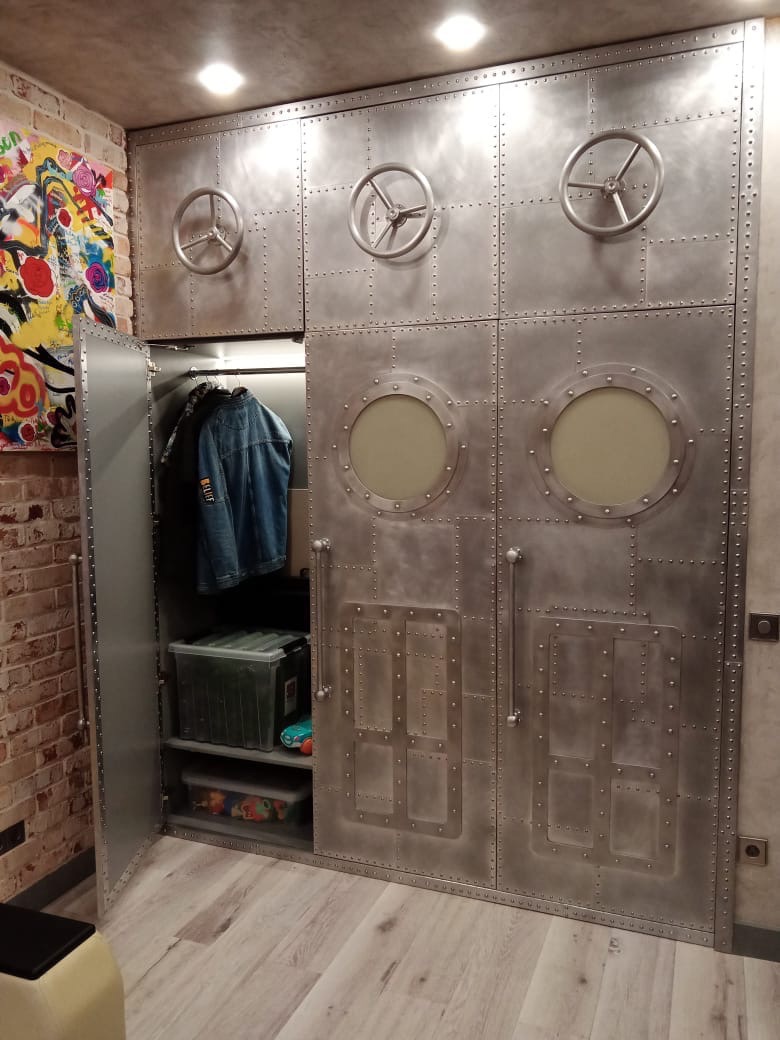 Шкаф металлический в стиле лофт
