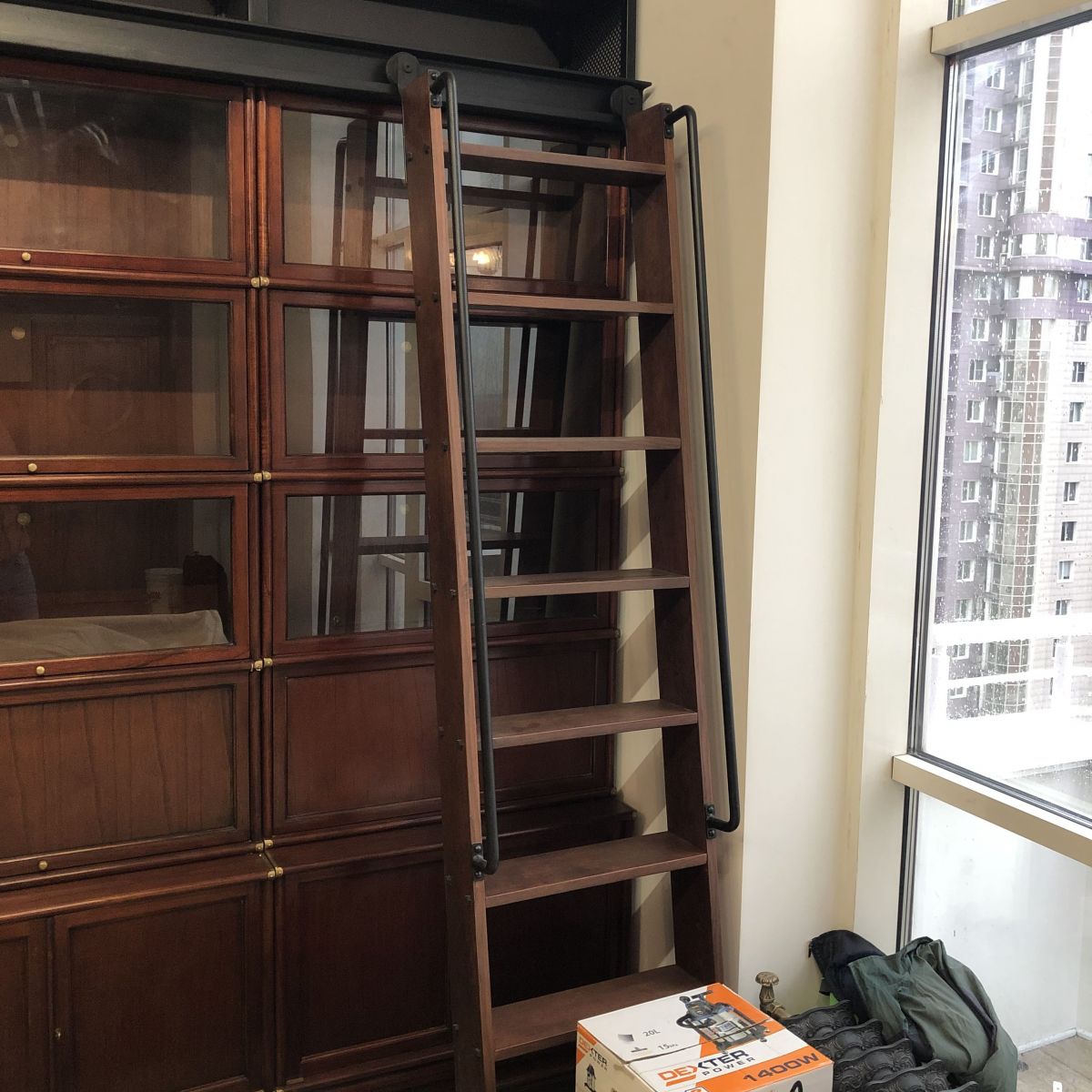 Книжный стеллаж в стиле лофт (loft) для библиотеки 
